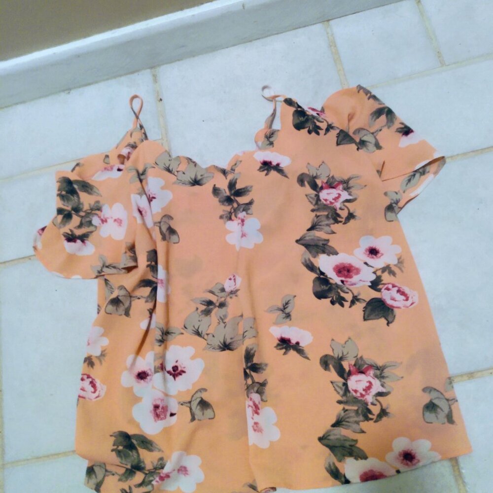 Ladies size 1x Rags to Wishes s floral sleeveless top